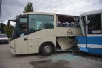 Tramwaj zderzył się z autokarem na Kwidzyńskiej. Ranny motorniczy [ZDJĘCIA], 