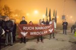 Wrocław: różaniec przed Impartem. „Bluźnierczy spektakl w rocznicę mordu ks. Popiełuszki” [ZOBACZ ZDJĘCIA], 
