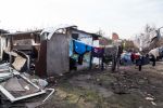 Romowie z koczowiska przeprowadzają się do domów i mieszkań. Będą uczyć się i pracować [ZDJĘCIA], 