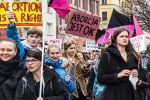 Manifa przeszła ulicami Wrocławia pod hasłem „Aborcja wolna od (o)sądów” [ZDJĘCIA], 