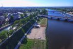 Nowy sezon, nowe bary nad Odrą. Powstaje plaża przy mostach Warszawskich [ZDJĘCIA], 