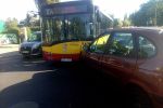 Wrocław: zderzenie dwóch samochodów z autobusem MPK [ZDJĘCIA], 