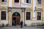 Protest na Uniwersytecie Wrocławskim. Studenci okupują jedną z sal [ZDJĘCIA], 