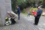 Rafał Dutkiewicz złożył kwiaty pod pomnikiem zamordowanych lwowskich profesorów [ZDJĘCIA], 