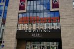 Bezpartyjny Wrocław chce reakcji w sprawie nowej reklamy Capitolu. „Wiele osób może nie znać kontekstu wywieszenia tych flag”, Bartosz Senderek