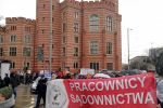 Wrocław: pracownicy sądu wyszli na ulice. Domagają się 1 tys. zł podwyżki [ZDJĘCIA], 