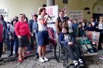 Niepełnosprawne dzieci w fatalnych warunkach. Protest rodziców przed Ratuszem [ZDJĘCIA, WIDEO], Marta Gołębiowska