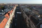 Happening w czasie epidemii. Czerwone wdowy na dachach wrocławskich kamienic [ZDJĘCIA], XR Wrocław