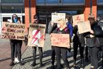 Młodzież i studenci strajkują we Wrocławiu. Nie poszli na zajęcia, poszli na protest [ZDJĘCIA, WIDEO], bkr