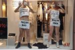 Black Friday. Protest bez ubrań przeciwko kapitalizmowi [ZDJĘCIA, WIDEO], Aleksander Hutyra