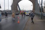 Most Grunwaldzki zablokowany. Zderzenie aut i duże utrudnienia w ruchu [ZDJĘCIA], 