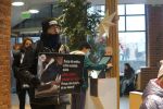 Wrocław: protest wegan w McDonald's, Burger King i KFC. Interweniowała obsługa [ZDJĘCIA, WIDEO], 