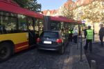 Kolizja autobusu z samochodem na pl. Powstańców Śląskich. Są ranni [ZDJĘCIA], Wojciech Bolesta
