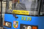 Wykolejenie tramwaju na pętli Księże Małe, połamany pantograf we Wrocławskim Parku Przemysłowym, archiwum