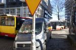 Zaparkowane samochody zablokowały przejazd autobusom [ZDJĘCIA], mh