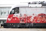 Biało-czerwone lokomotywy na stulecie odzyskania niepodległości. Obsłużą połączenie z Wrocławia do Przemyśla, materiały prasowe