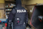 Rozbito grupę podejrzaną o wprowadzanie do obrotu nielegalnego tytoniu [ZDJĘCIA], Wrocławska policja