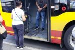 Wybili szybę w autobusie MPK, ranili jedną osobę i uciekli, Czytelniczka