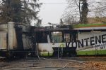 Na Biskupinie palił się tramwaj. Pożar wybuchł po zderzeniu z ciężarówką [ZDJĘCIA, WIDEO], am