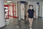 Nowe środki ostrożności we wrocławskim szpitalu. Bramka do pomiaru temperatury, USK