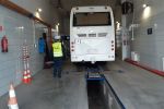Uszkodzony autokar miał zawieźć dzieci nad morze [ZDJĘCIA], Inspekcja Transportu Drogowego we Wrocławiu