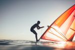 Windsurfing, surfing i kitesurfing. Znajdź sport dla siebie!, 