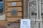 Przed wrocławskim kościołem stanęła tablica: „Popieramy wolny wybór”, Bartosz Królikowski