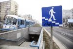 Na Legnickiej budują nowe przejście dla pieszych. Z sygnalizacją i przejazdem rowerowym, Magda Pasiewicz