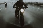 Motocyklista pędził 128 km/h w terenie zabudowanym. Nie miał prawa jazdy, ilustracyjne/Pexels.com