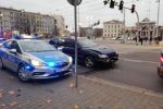 Wrocław: Kompletnie pijany kierowca wjechał prosto w radiowóz [ZDJĘCIA], bas