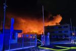 Potężny pożar hali w Pietrzykowicach pod Wrocławiem. Spłonęła doszczętnie [ZDJĘCIA, WIDEO], OSP KSRG Gniechowice