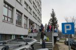 Wrocławianie dla uchodźców z Ukrainy. Czekają dworcu, przywożą dary, oferują bezpłatne usługi, Adam Minikowski