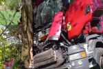 Wypadek pod Wrocławiem. Pijany kierowca tira stracił panowanie nad pojazdem [ZDJĘCIA], OSP KSRG Gniechowice