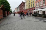 Wrocław: Plaża pod Ratuszem. Na Rynku stawiają Jarmark Świętojański [ZDJĘCIA], mgo