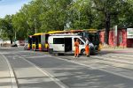 Wrocław: Na Hubskiej autobus zderzył się z busem. Pasażerka w szpitalu [ZDJĘCIA], Ewa Żabska