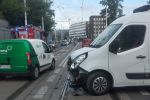 Wrocław: Jadący buspasem motocykl uderzył w busa. Motocyklista jest ranny. są utrudnienia w ruchu, Zdjęcia dzięki Pomoc Drogowa AUTO-HARD&PIEKARSKI PATROL