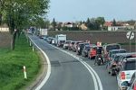 Wypadek pod Wrocławiem. Jedna osoba ranna po zderzeniu dwóch aut i ciężarówki, archiwum