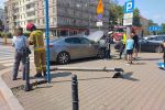 Wrocław: Dwa auta zderzyły się w rejonie Dworca Głównego. Jedno wpadło na chodnik [ZDJĘCIA], Pomoc Drogowa AUTO-HARD