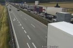 Autostrada A4: Zderzenie ciężarówki z autem na jezdni w stronę Wrocławia, traxelektronik