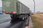 Wrocław: Zablokowany wyjazd z miasta po nietypowym zdarzeniu z traktorem, Pomoc drogowa AUTO-HARD