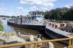 Wrocław: Niebezpieczny wypadek na Odrze. Barka częściowo zatonęła, Wodna Służba Ratownicza