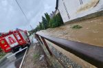 Powódź pod Wrocławiem. Drogi i posesje pod wodą. Są ranni, OSP Pustków Żurawski