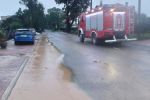 Powódź pod Wrocławiem. Drogi i posesje pod wodą. Są ranni, OSP Pustków Wilczkowski