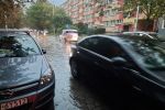 Cyklon Peggy we Wrocławiu. Drzewo spadło na człowieka, ulice pod wodą, 