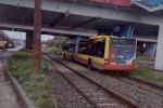 Wrocław: Prawdziwy autobus za tramwaj wyjechał na tory, facebook/WrednyautobuszWrocławia