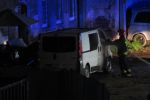 Nocny pożar na Nadodrzu. Palił się dostawczak zaparkowany przy kamienicy, Pomoc Drogowa AUTO-HARD