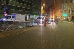 Wrocław: Wypadek na placu Jana Pawła II. Samochód wjechał w ludzi, jedna osoba w szpitalu, es