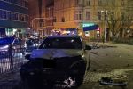 Wrocław: Wypadek na placu Jana Pawła II. Samochód wjechał w ludzi, jedna osoba w szpitalu, Czytelnik