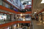Wrocław: Galerie handlowe przystrojone na święta. W tym roku oszczędniej [ZDJĘCIA], ip