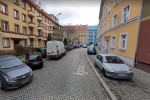 Wrocław stolicą złego parkowania. Które ulice górują?, Google Maps